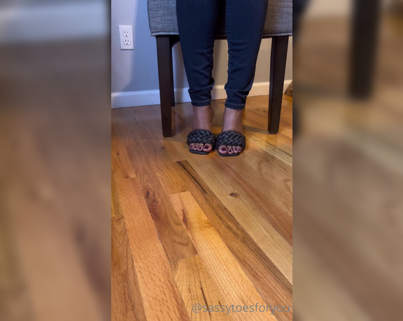 Sassy Toes aka Sassytoesforyou Onlyfans - Should I do more content in heels