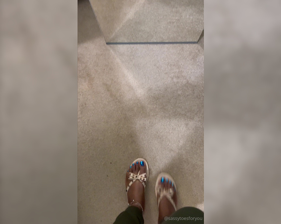 Sassy Toes aka Sassytoesforyou Onlyfans - I know its no longer sandal weather here but I wanted to remind you how memorizing my feet look i 2