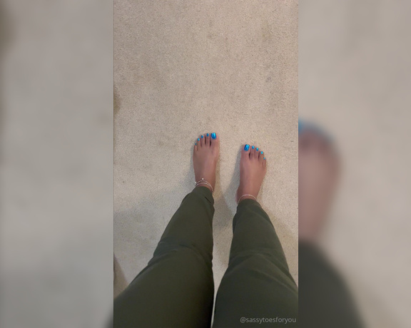 Sassy Toes aka Sassytoesforyou Onlyfans - I know its no longer sandal weather here but I wanted to remind you how memorizing my feet look i 1