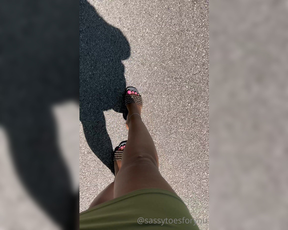 Sassy Toes aka Sassytoesforyou Onlyfans - What’s the first thing that attracts you to a woman’s foot The nail length, the nail shape, nail col