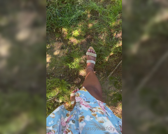 Sassy Toes aka Sassytoesforyou Onlyfans - Would you recognize my feet out in public 1
