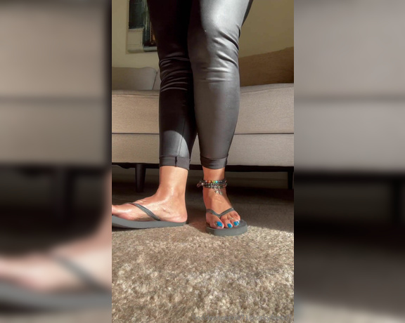 Goddesspersia71 aka Sexyfeet47 Onlyfans - Let’s tap tap to the weekend I want you to stroke to the sound of my sexy tapping 10 minutes