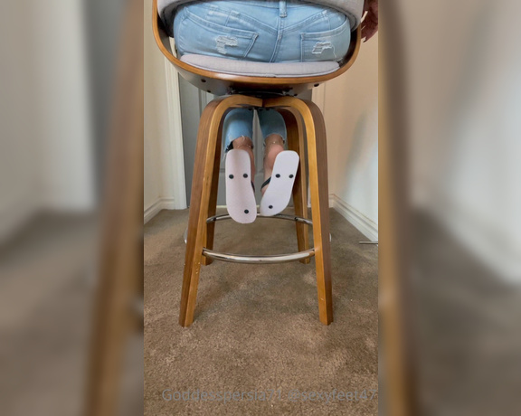 Goddesspersia71 aka Sexyfeet47 Onlyfans - Ready to stroke for your goddess!