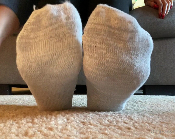 Goddesspersia71 aka Sexyfeet47 Onlyfans - Who’s ready to sniff and lick my sweaty feet Don’t forget to tribute