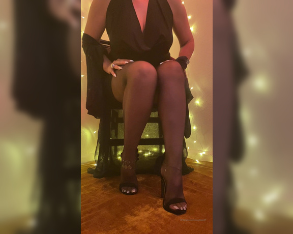 Goddesspersia71 aka Sexyfeet47 Onlyfans - On your kneesIt’s your humpday tease!