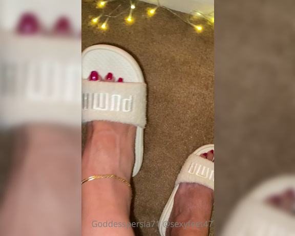 Goddesspersia71 aka Sexyfeet47 Onlyfans - Morning n Happy Wednesday Showing off my new slippers Need more of them there so comfy