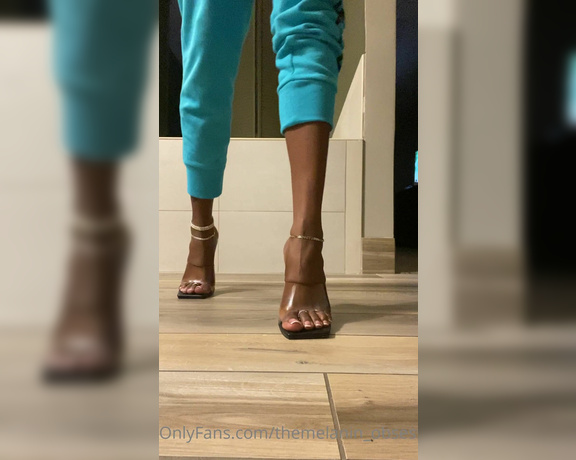 Kelly aka Themelanin_obsession OnlyFans Video 195