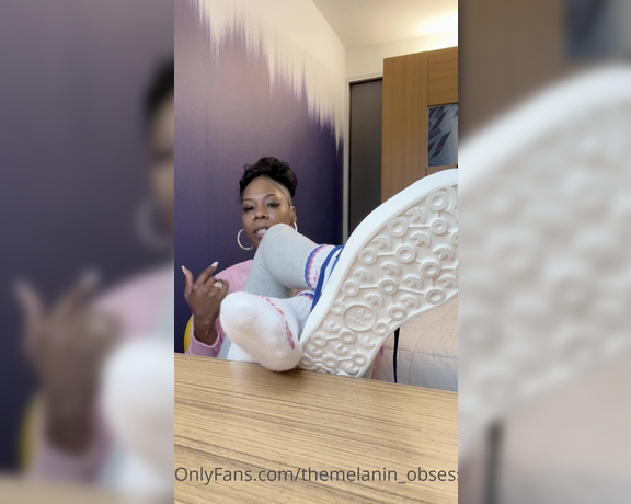 Kelly aka Themelanin_obsession OnlyFans - Sneaker and sock removal