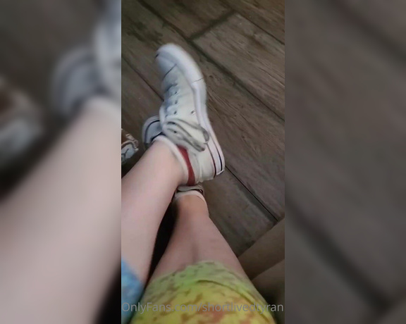 ShortLivedTyranny aka Shortlivedtyranny OnlyFans - Peeling off sweaty socks in slow motion )