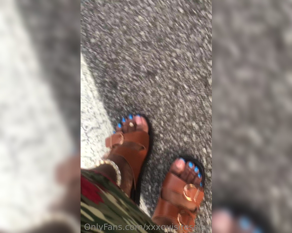 Souls4soles1 aka Xxxquisitesoles OnlyFans - Walk me to my car like a good sub