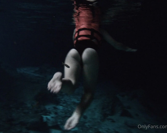 GingerAlesFeet aka Misstressroux OnlyFans - Throwback Thursday of me swimming in a Cenote in Mexico