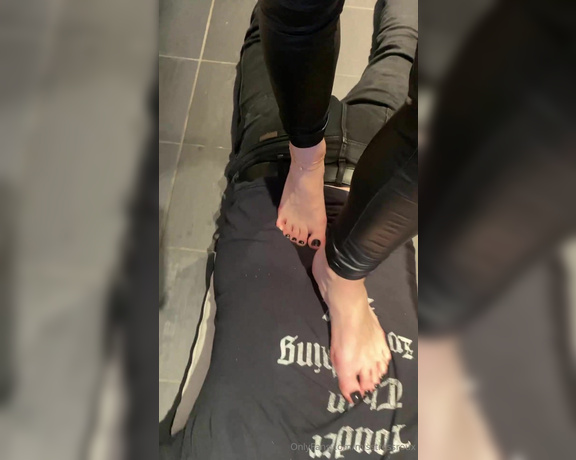 GingerAlesFeet aka Misstressroux OnlyFans - Trample Tuesday xxx