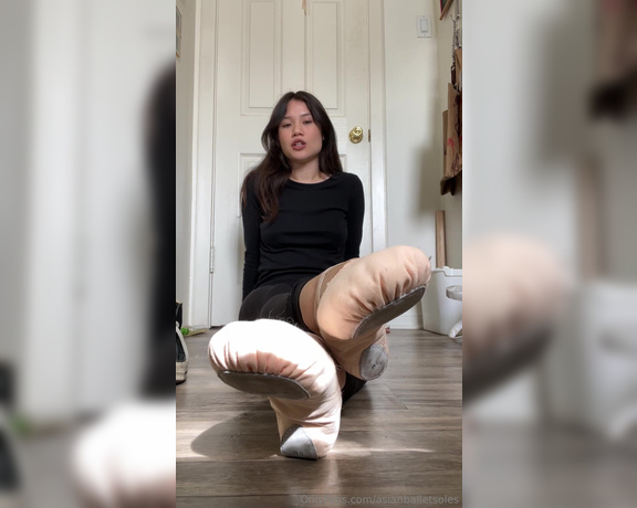 Mila Ballet Soles aka Asianballetsoles OnlyFans - Have you ever wondered how i break in a new pair of ballet shoes before practice let me show you (