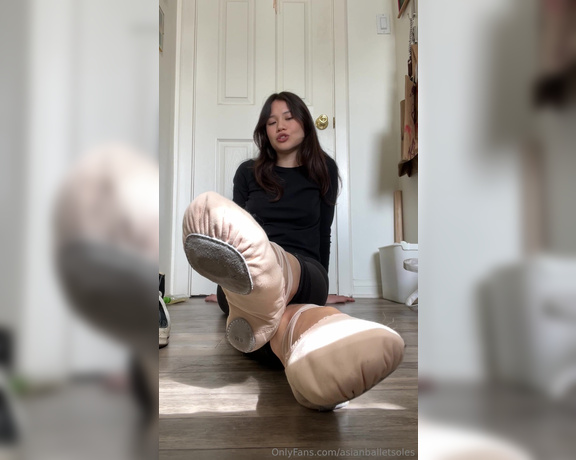 Mila Ballet Soles aka Asianballetsoles OnlyFans - Have you ever wondered how i break in a new pair of ballet shoes before practice let me show you (