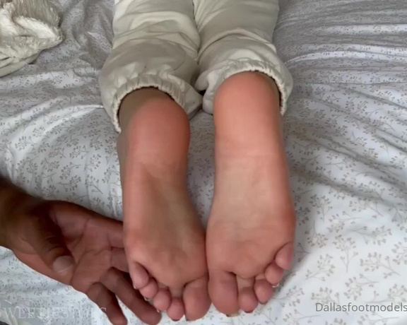 DallasFootModels aka Dallasfootmodelsent OnlyFans - Smelling @yourfeetsweetie stinky feet