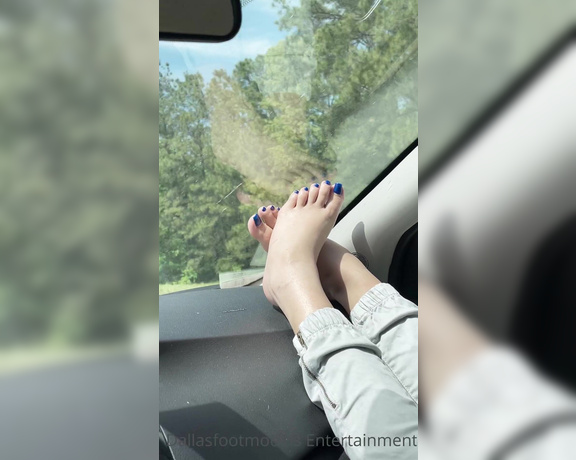 DallasFootModels aka Dallasfootmodelsent OnlyFans - Car feet with my wifey @yourfeetsweetie