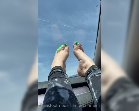 DallasFootModels aka Dallasfootmodelsent OnlyFans - Recording @yourfeetsweetie feet on the Dash while driving