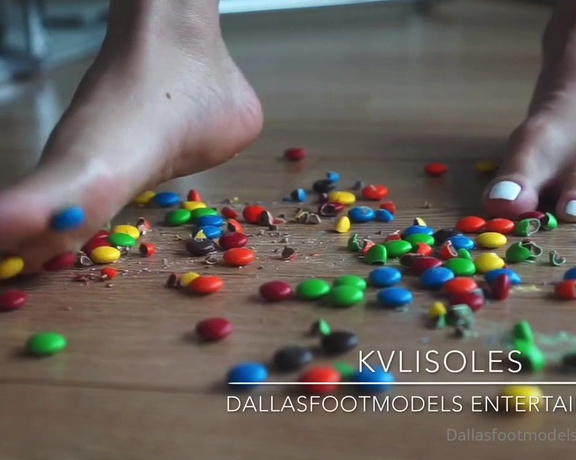 DallasFootModels aka Dallasfootmodelsent OnlyFans - Kali crushes your favorite candy