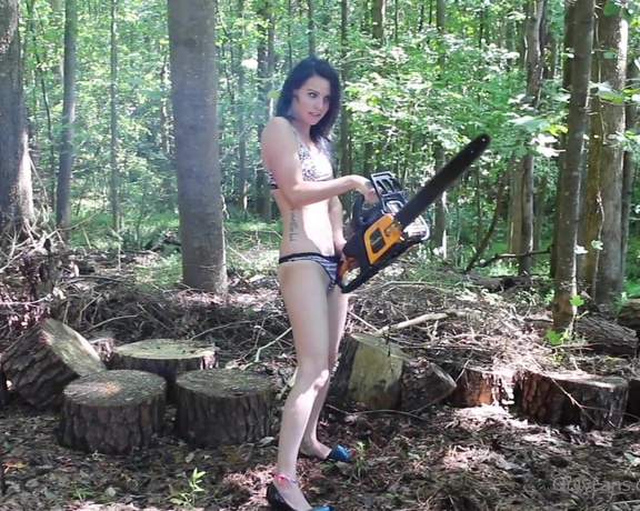 Kody Evans aka Kodyevans OnlyFans - Some chainsaw fun…#chainsaw