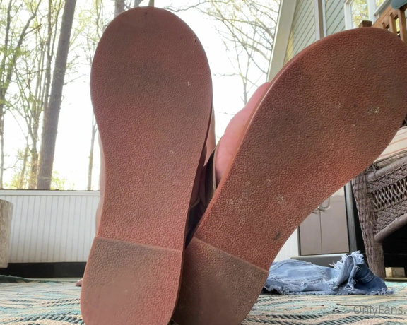 Kody Evans aka Kodyevans OnlyFans - Flip flops and soles, what more do you need knowing I have your mind on nothing but my feet and flip