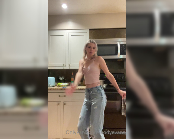 Kody Evans aka Kodyevans OnlyFans - Who loves Thriller by MJ Well I did a little dance for you with it playing the in the background