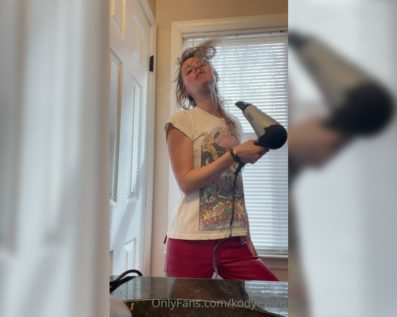 Kody Evans aka Kodyevans OnlyFans - Do you enjoy watching a woman blow dry her hair