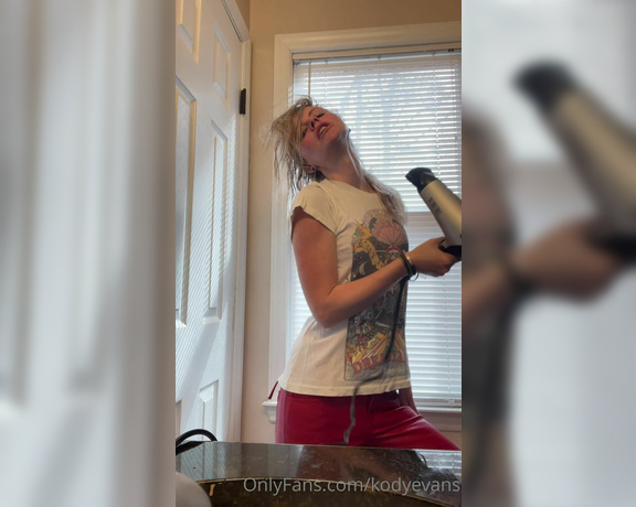 Kody Evans aka Kodyevans OnlyFans - Do you enjoy watching a woman blow dry her hair