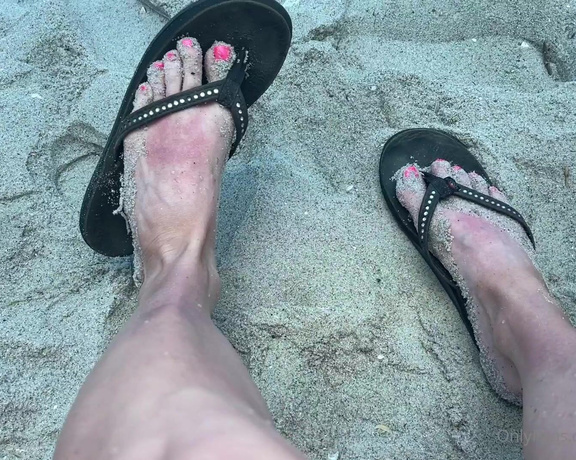 Kody Evans aka Kodyevans OnlyFans - Who loves rainbow flip flops and feet in the sand