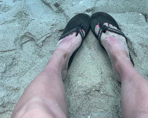 Kody Evans aka Kodyevans OnlyFans - Who loves rainbow flip flops and feet in the sand