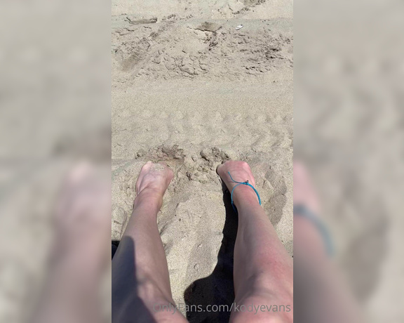Kody Evans aka Kodyevans OnlyFans - Happy Easter everyone! Enjoy some beach feet pics and a short video of my feet in the sand and a l 2