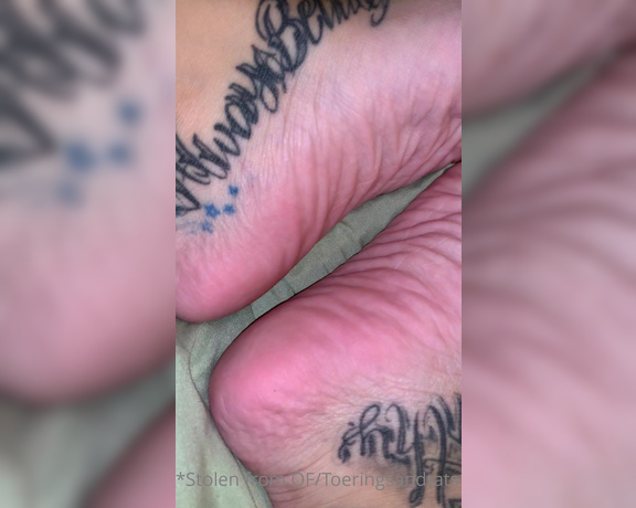 Lexi - Toe Rings and Tattoos aka Toeringsandtats OnlyFans - (67730408) Today I thought we’d get a little upclose and personal with these soles and toes