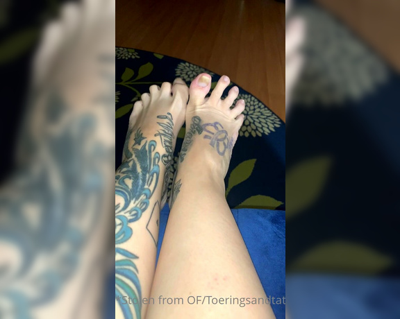 Lexi - Toe Rings and Tattoos aka Toeringsandtats OnlyFans - (113620711) Thought I’d share a quick nude video with y’all my poor big toe is still healing from horribly