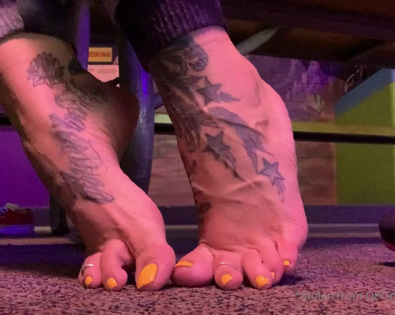 Lexi - Toe Rings and Tattoos aka Toeringsandtats OnlyFans - (176800563) Took this tonight for y’all as soon as I got done skating how good do you think they smelled