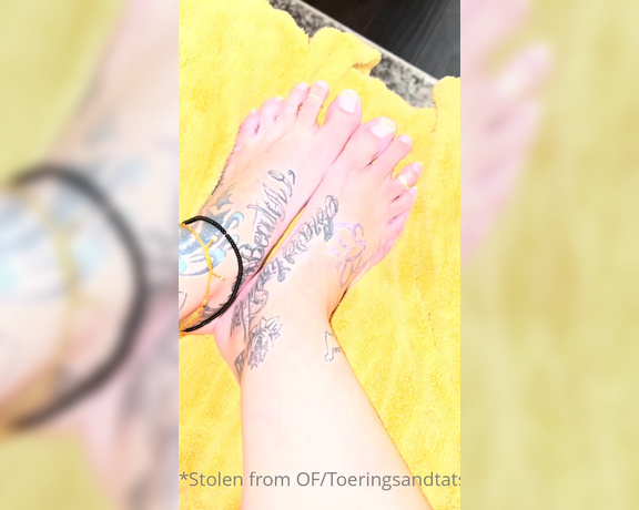 Lexi - Toe Rings and Tattoos aka Toeringsandtats OnlyFans - (483155464) I won’t even tell y’all how long it’s been since I’ve done my toes, just to save myself the embarras