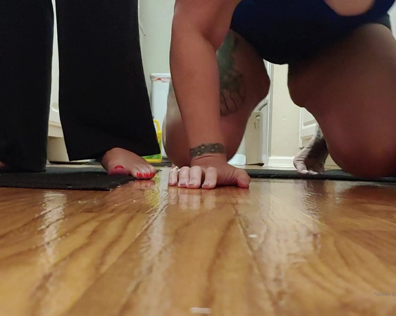 Lexi - Toe Rings and Tattoos aka Toeringsandtats OnlyFans - (37519806) Here’s a fun video of @phoenixstacy and I in the kitchen making homemade pizza while I was visiting