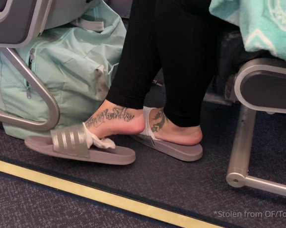 Lexi - Toe Rings and Tattoos aka Toeringsandtats OnlyFans - (26163379) Good Morning So I’m just curious, If you saw me on a flight if you noticed there was an empty