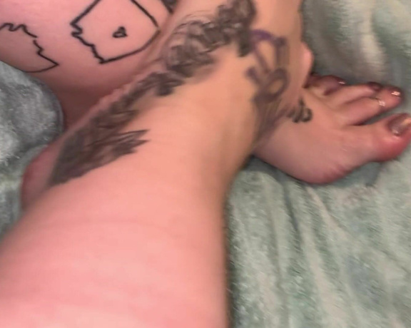 Lexi - Toe Rings and Tattoos aka Toeringsandtats OnlyFans - (12993825) Oiled up Wrinkles