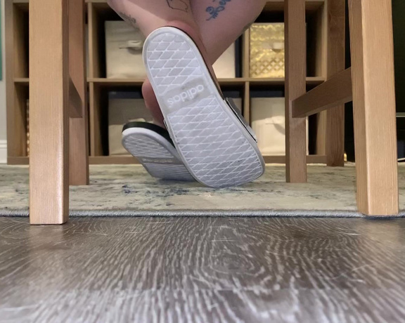 Lexi - Toe Rings and Tattoos aka Toeringsandtats OnlyFans - (13940813) Made a couple vids like this last night but still not sure how I feel about it but I hope y’all