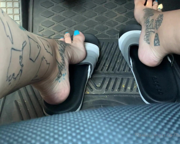 Lexi - Toe Rings and Tattoos aka Toeringsandtats OnlyFans - (154471577) Got a couple request for some more pedal pumping content in my stick shift hope y’all enjoy!!!