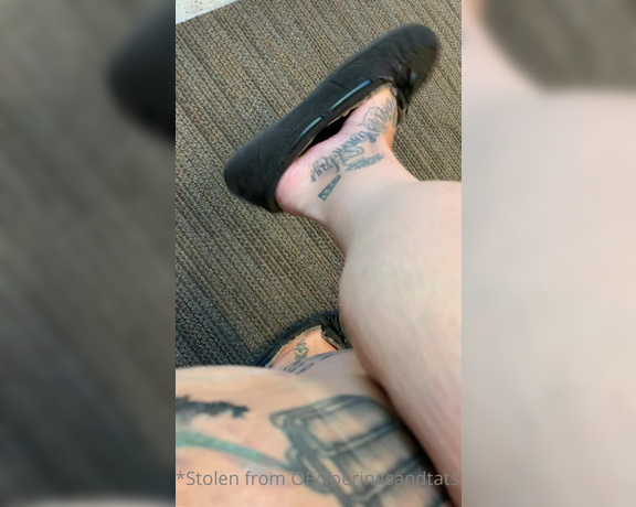 Lexi - Toe Rings and Tattoos aka Toeringsandtats OnlyFans - (151564058) Chillin at the doctors office waiting to get bloodwork done doin what I