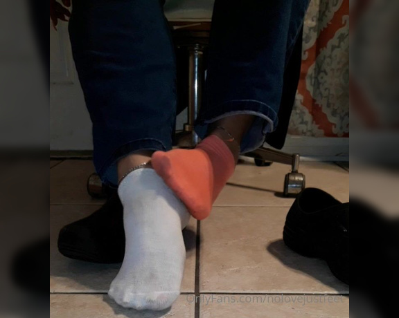 Nolove JustFeet aka Nolovejustfeet OnlyFans - After a long day at work, all I want to do is unwind, relax and take it easy Cum crawl to me ur kne