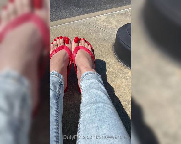 SnowyArches aka Snowyarches OnlyFans - Red flipflops and Red Toes