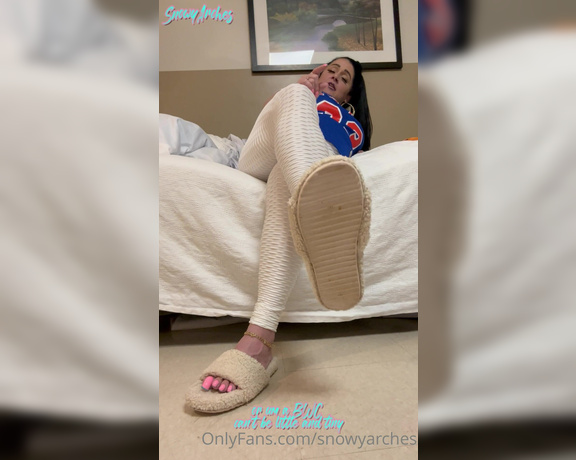 SnowyArches aka Snowyarches OnlyFans - Do you like smelly slippers You know you want to smell my stinky slippers and cum on them I had