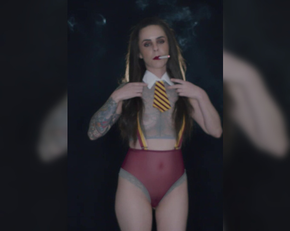ManyVids - Dani Lynn - Smoking 100s in Sexy Halloween Outfit