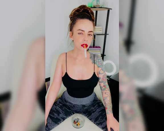 ManyVids - Dani Lynn - Smoking Corks Topless