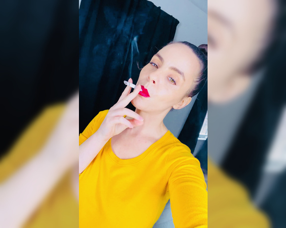 ManyVids - Dani Lynn - Smoking Clip 3