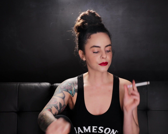 ManyVids - Dani Lynn - Smoking in Jameson Tank Top