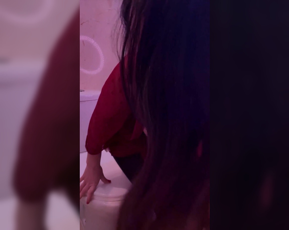 ManyVids - Piss Whore Pee Kink - Pissing Public Toilet Wetting COMP
