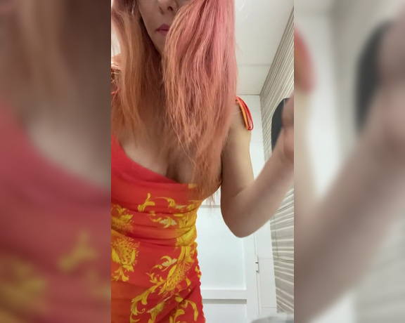 ManyVids - Piss Whore Pee Kink - Toilet Pee & Dance at Work Interrupted