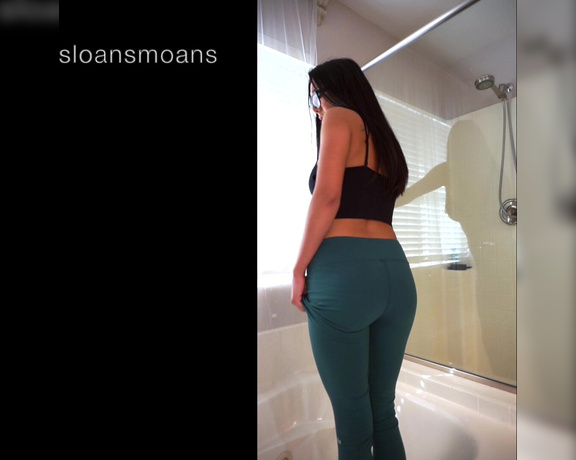 Sloansmoans - Peeing in my yoga pants